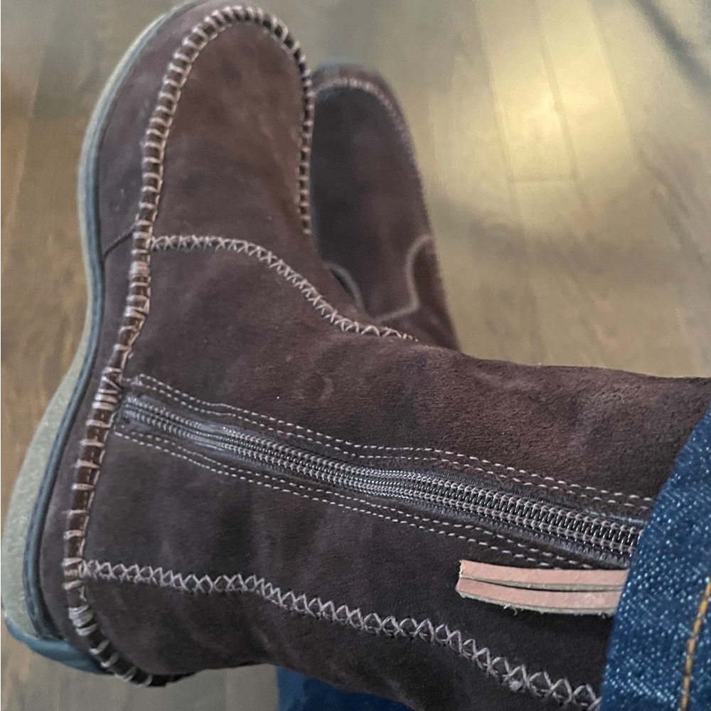 Timberland Chocolate Suede Boots - Picture 2 of 5